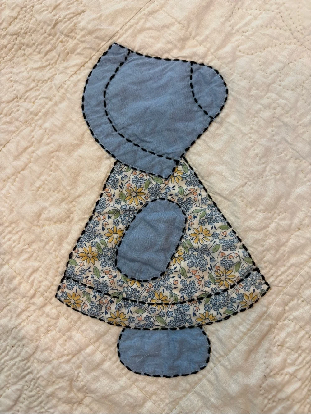 Vintage Sunbonnet Sue Applique Quilt - Multicolor on White